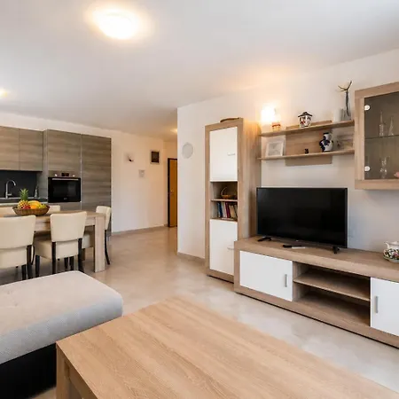 Adela Apartment